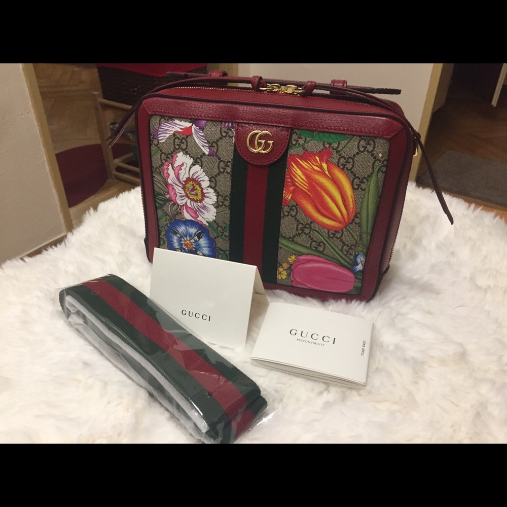 Authentic brand new GUCCI Ophidia gg small crossbody.